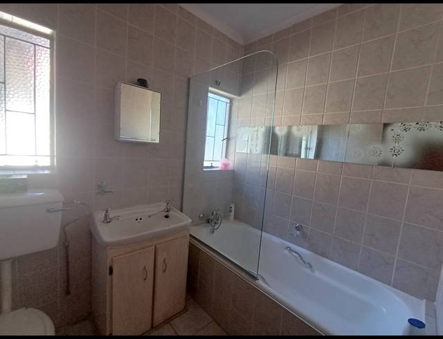 3 BEDROOM HOUSE FOR SALE IN VANDERBIJLPARK SW 2